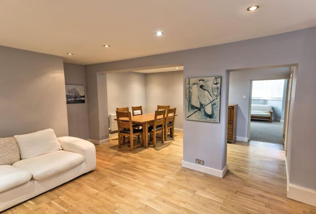 Charming Apartment In Deal Near The Beach & Town エクステリア 写真